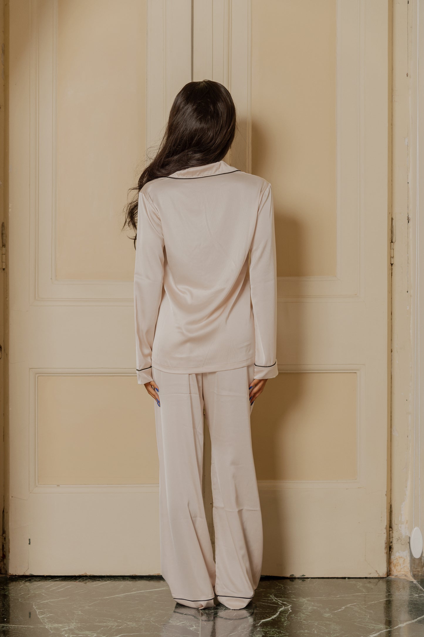 Pigiama in Satin con Kit notte in omaggio - Milk