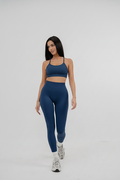 Top scurito in navy come i leggings
